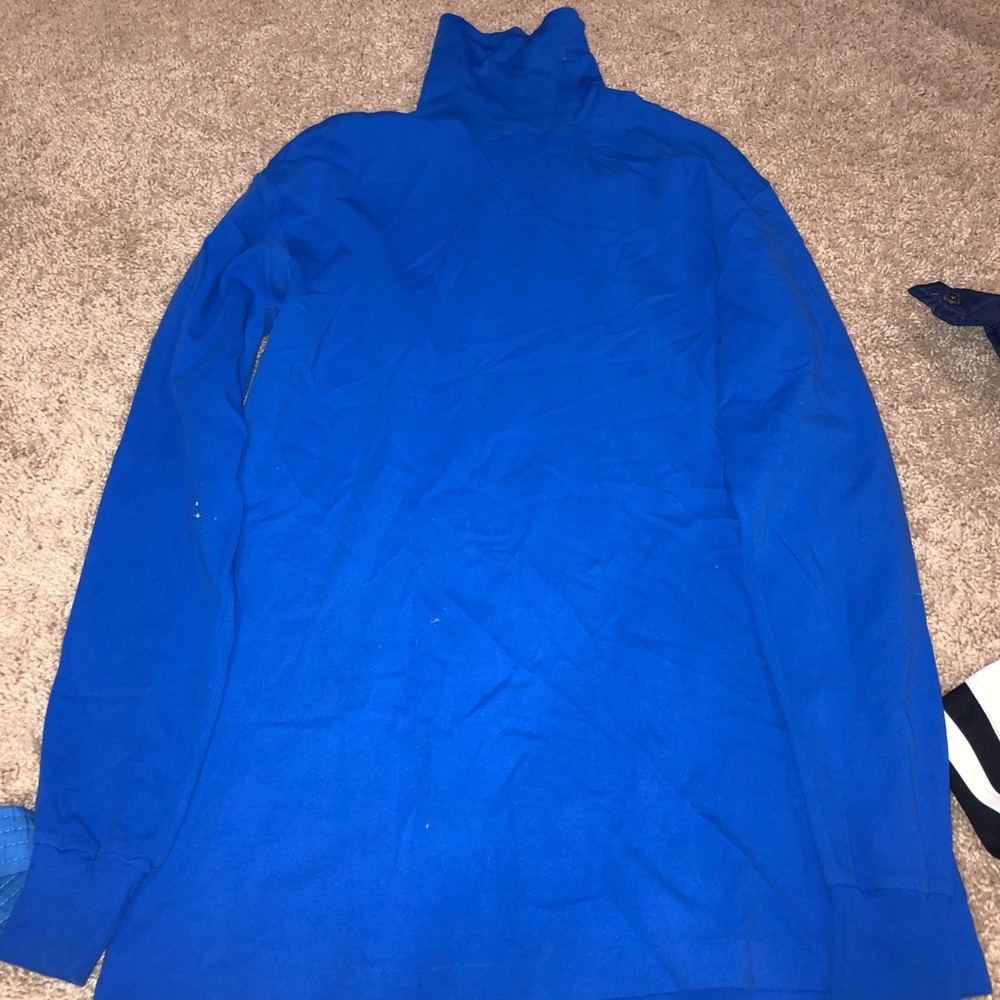 Bundle red and blue turtleneck